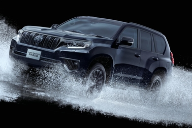 特別仕様車TX“Lパッケージ・Black Edition”(2.8Lディーゼル車7人乗り)