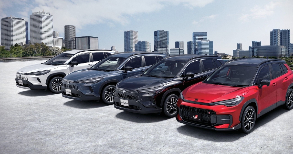 トヨタ博物館購入 新型 カローラクロス 後期 カラーサンプル ブラック トヨタ博物館購入 新型 カローラクロス 後期 カラーサンプル